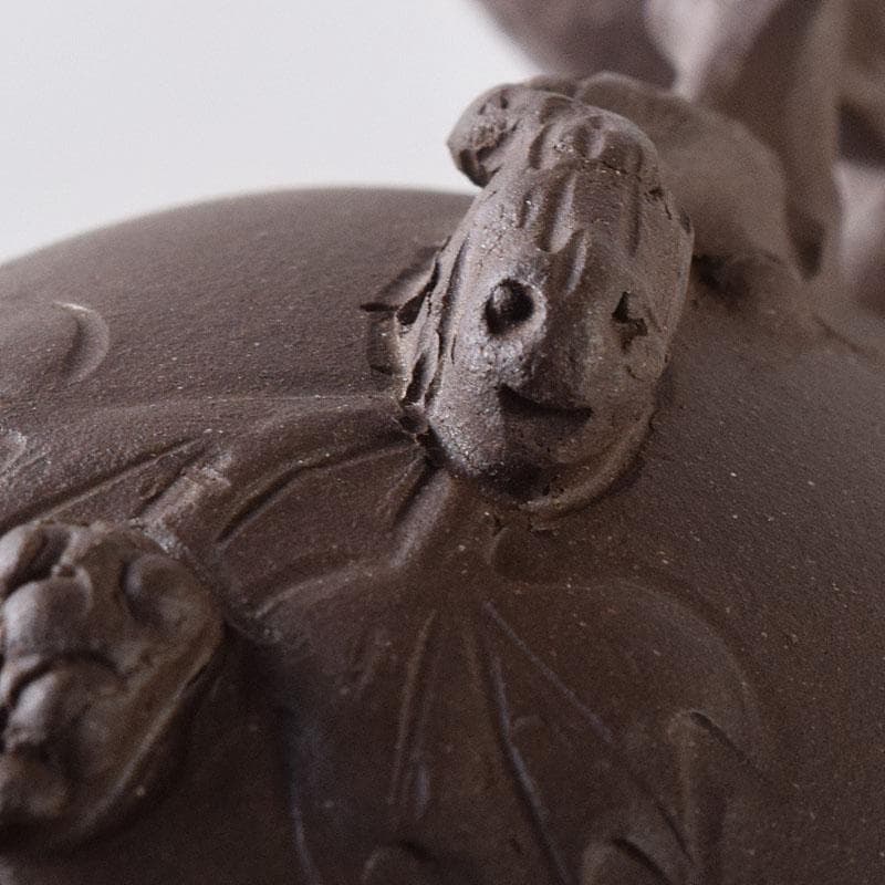 中国　紫砂　朱泥　栗鼠葡萄文　急須　茶壷　在銘　N　8162