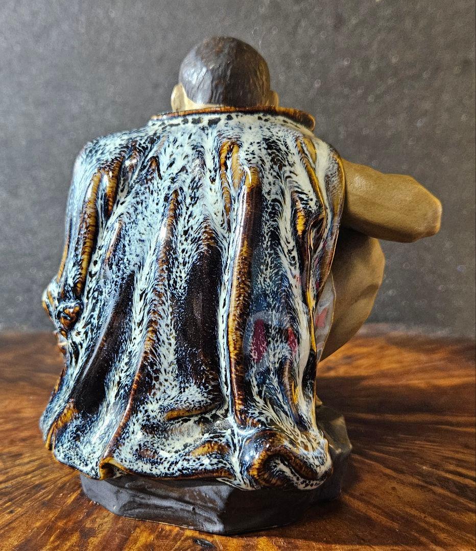 【名品❗】【上作品❗】 酒を呑む男の人形　陶器製　羽織りが海鼠釉　窯元産地不詳