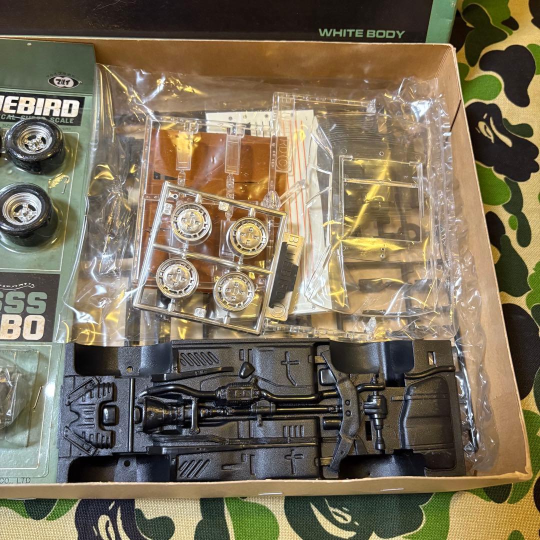 マルイ1/24 ブルーバード SSS-S ターボ ホワイトボディー ニッサン