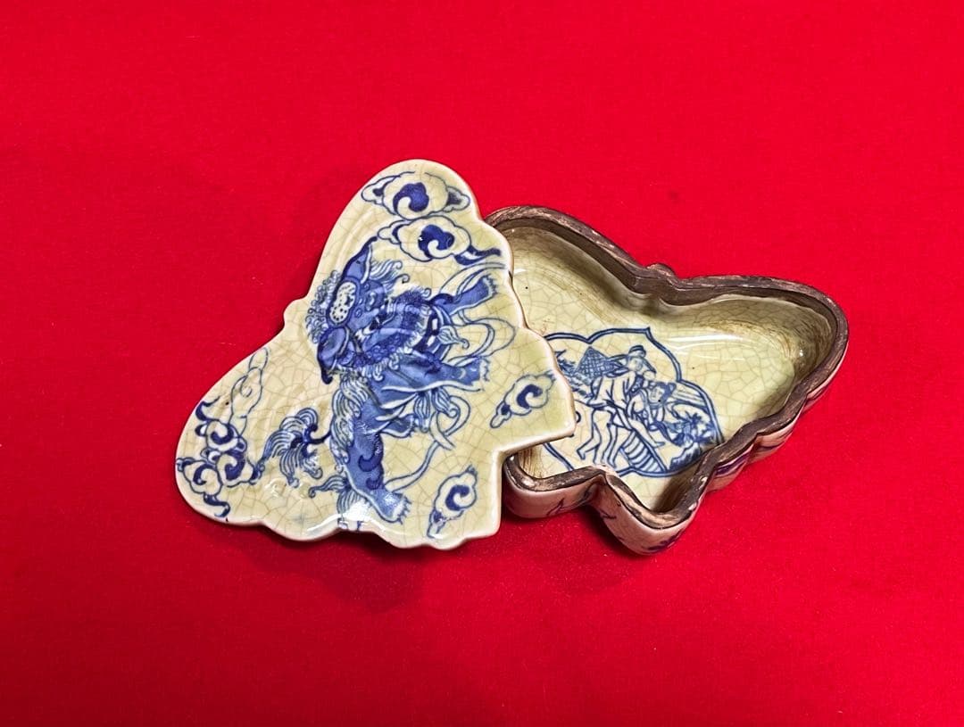 中国美術 古玩 道光年製 山水 人物 獅子紋樣春宫人物蝶々 蓋合 香合 小物入れ