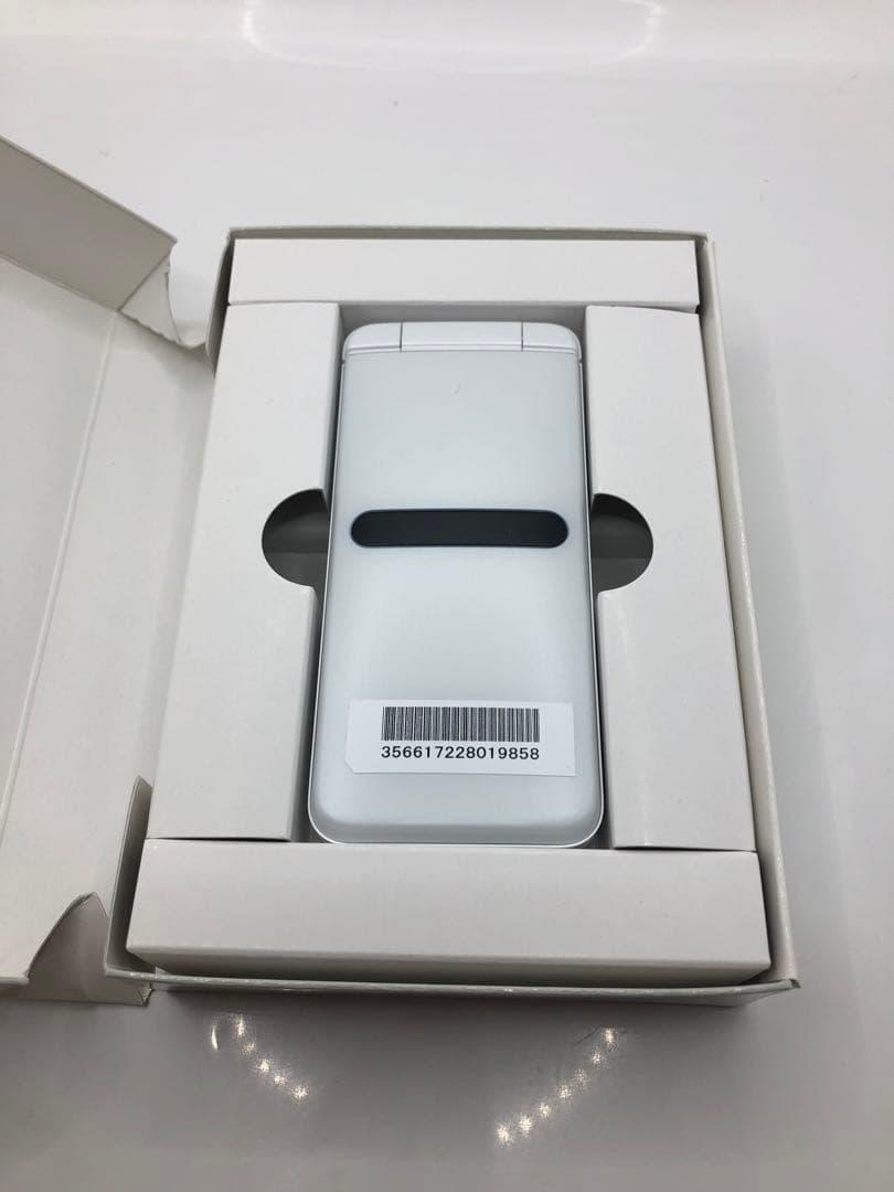 au　GRATINA KYF42 　ホワイト　4G ガラケー　☆未使用☆