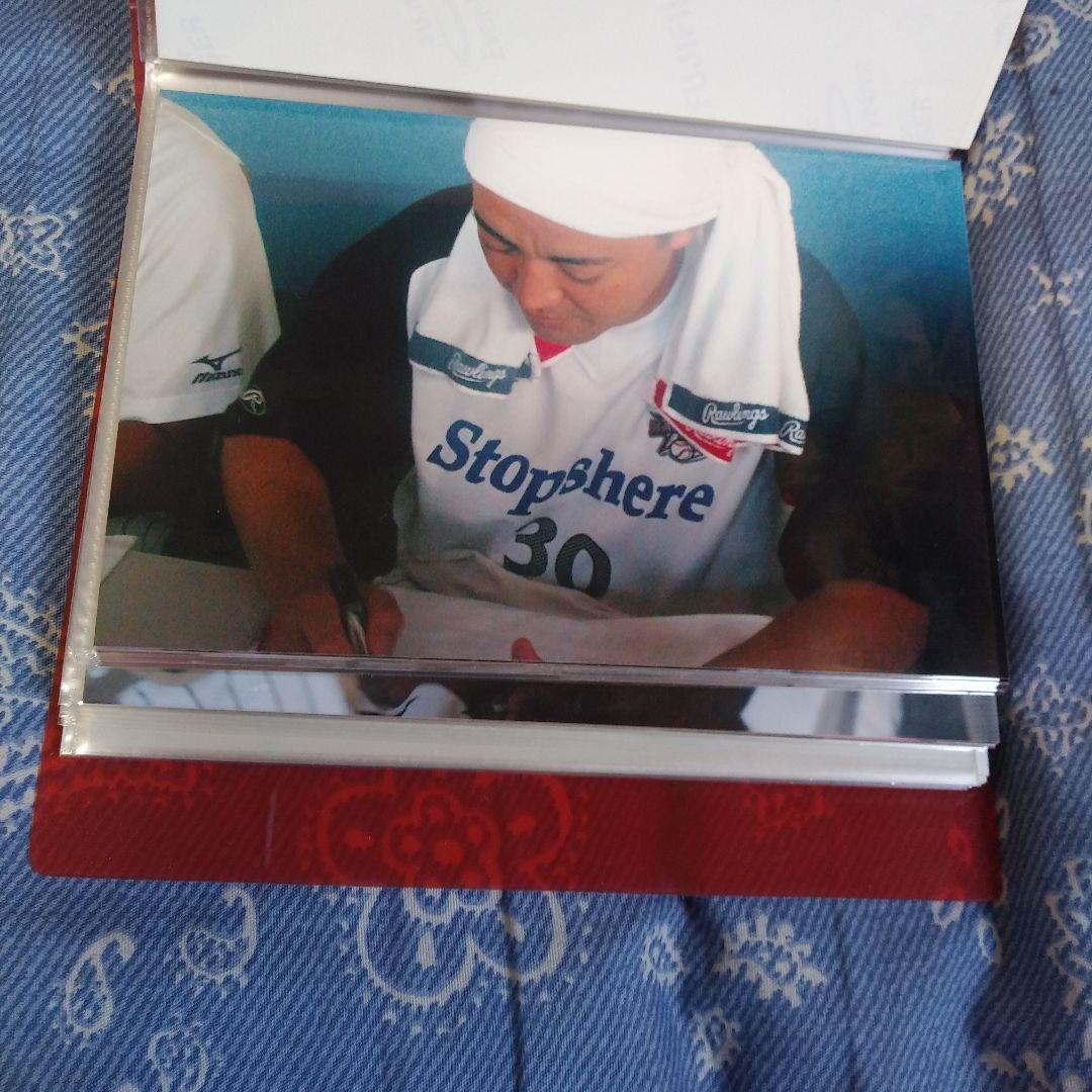 2005シリアルナンバー入り千葉ロッテマリーンズ サイン入りタオルと写真集セット