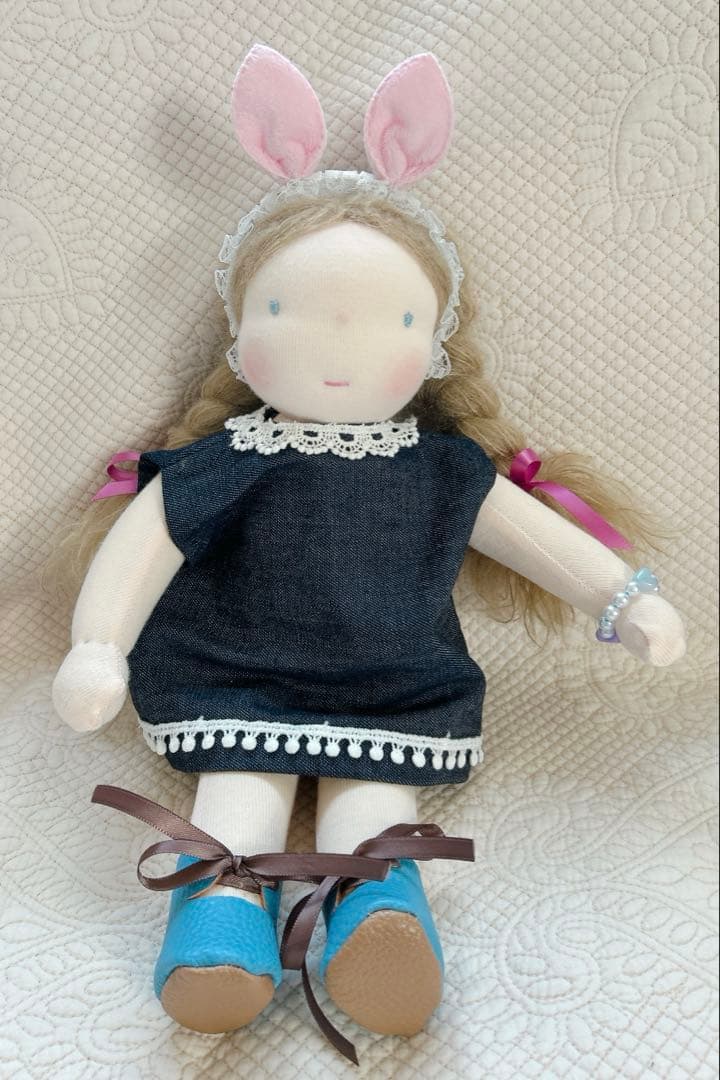 ウォルドルフ人形　カチューシャの女の子