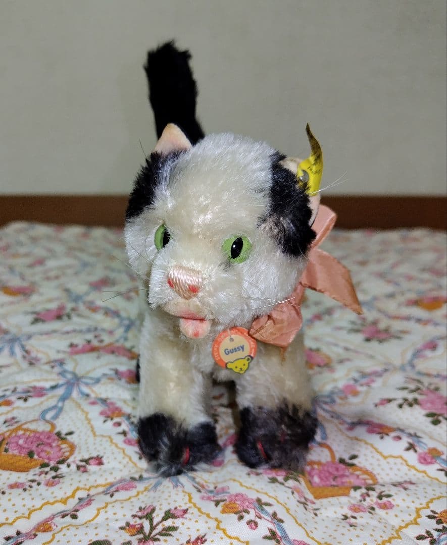 シュタイフ　Gussy Cat オープンマウス