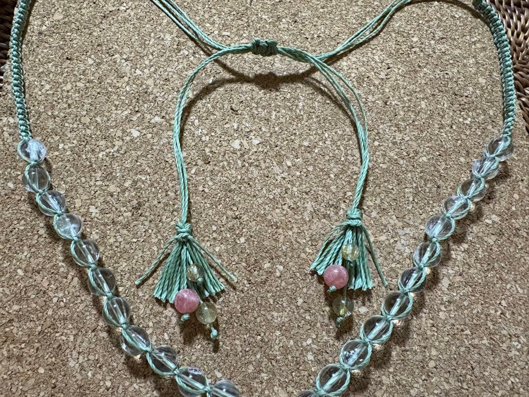 朱砂入り‪ෆ‪.*・゜緑玉髄 バイカラー宝瓶天珠(*´˘`*)