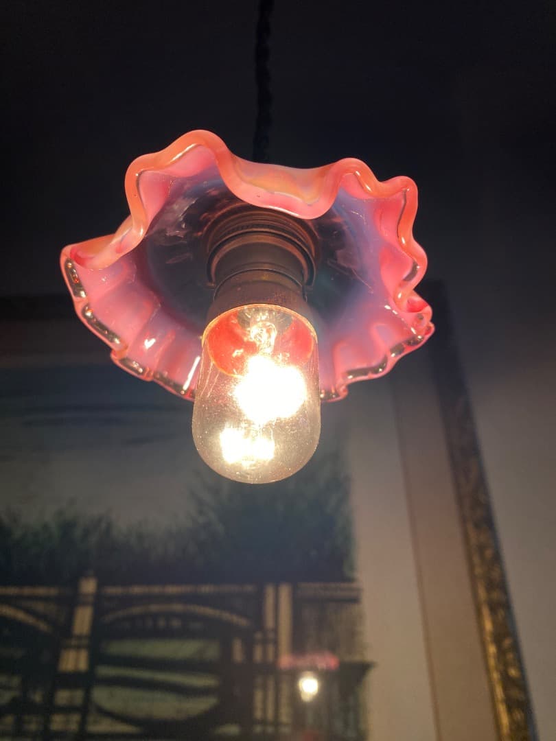 フランス　アンティーク　ピンクのオパリン　小さなガラス灯　アトリエランプ