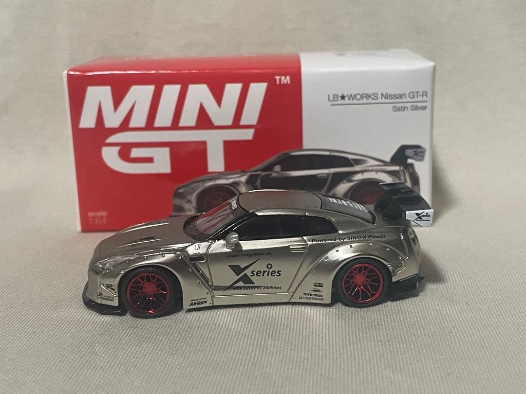 MINI GT LB★WORKS 日産 GT-R サテンシルバー #205