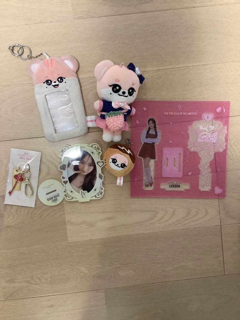 IVE イソ　グッズ　まとめ売り　ぬいぐるみ　うちわ　アルバム