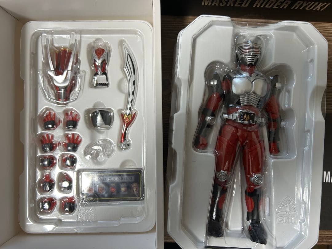 真骨彫製法仮面ライダー龍騎＆ドラグレッダー