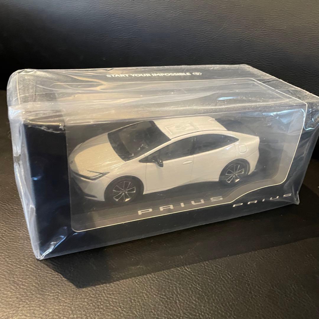 未開封　非売品　トヨタ　新型　プリウス　プラチナホワイトパールマイカ　089