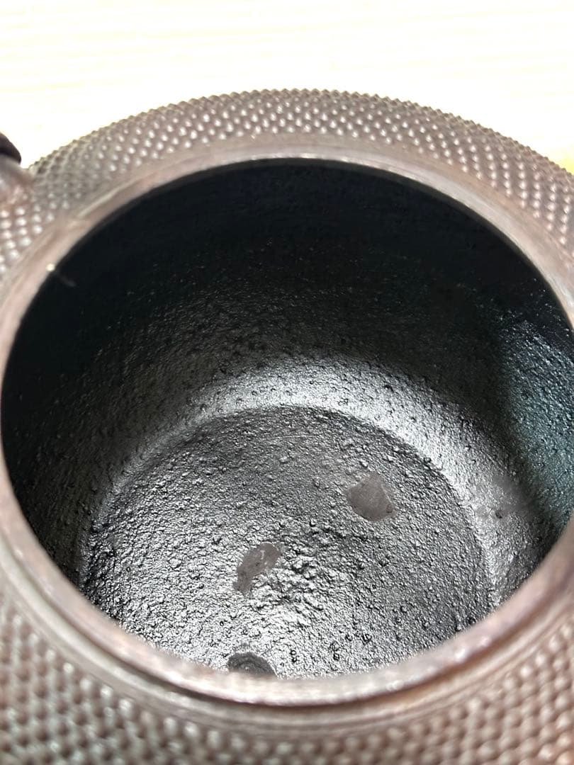 未使用品　南部秀山堂南部伝統工芸士 佐藤 勝弘造アラレ 南部鉄瓶 南部鉄器 鉄瓶