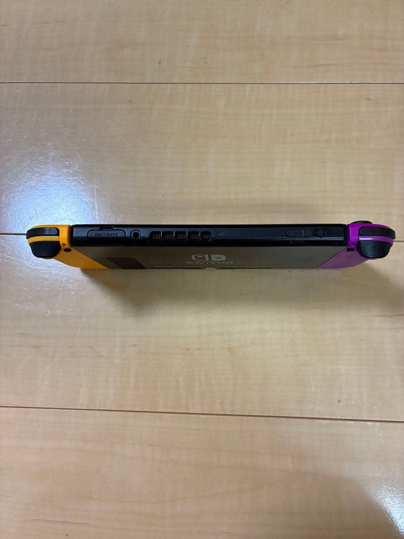 Nintendo Switch 本体 紫とオレンジのJoy-Con ケース付き