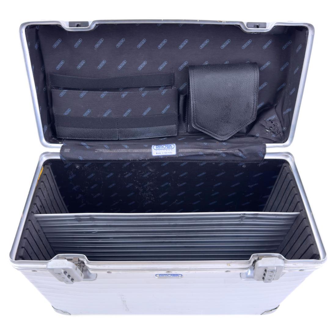 リモワ トパーズ 縦型 パイロットトローリー 42L 2輪 TSAロックベルト付