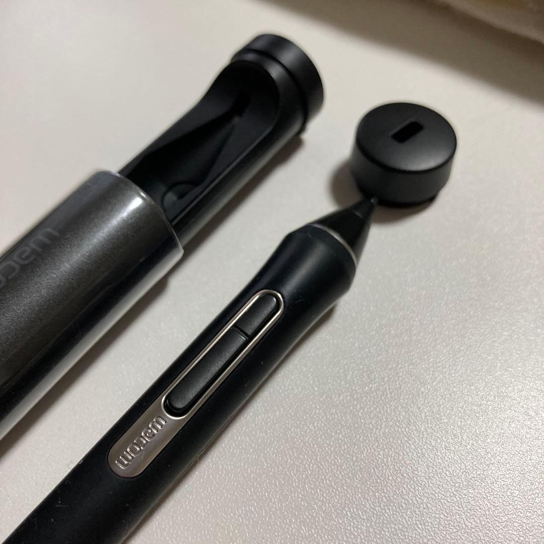 Wacom Cintiq 22 FHD DTK2260K1D 箱無し フィルム付