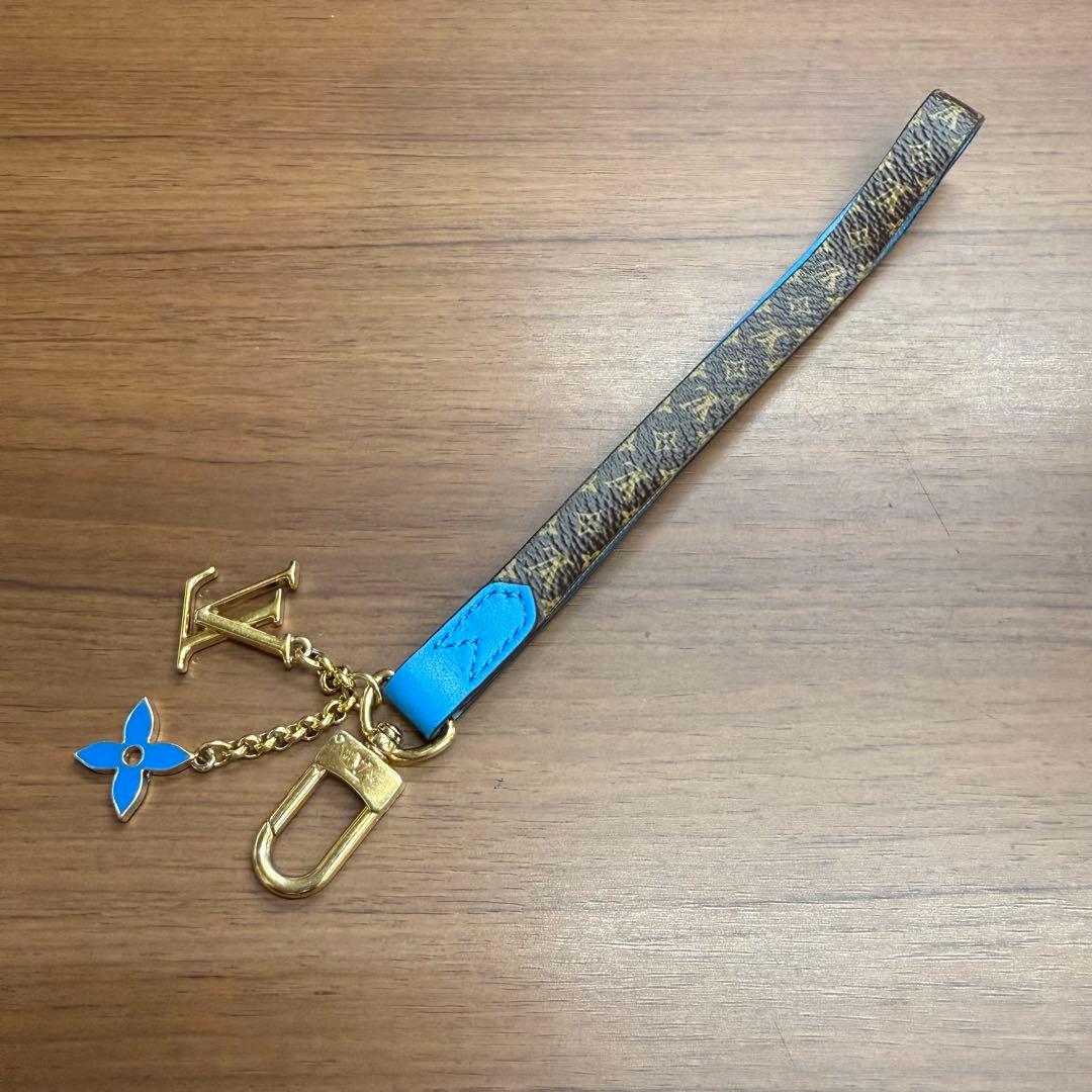 ルイヴィトンの携帯ストラップ