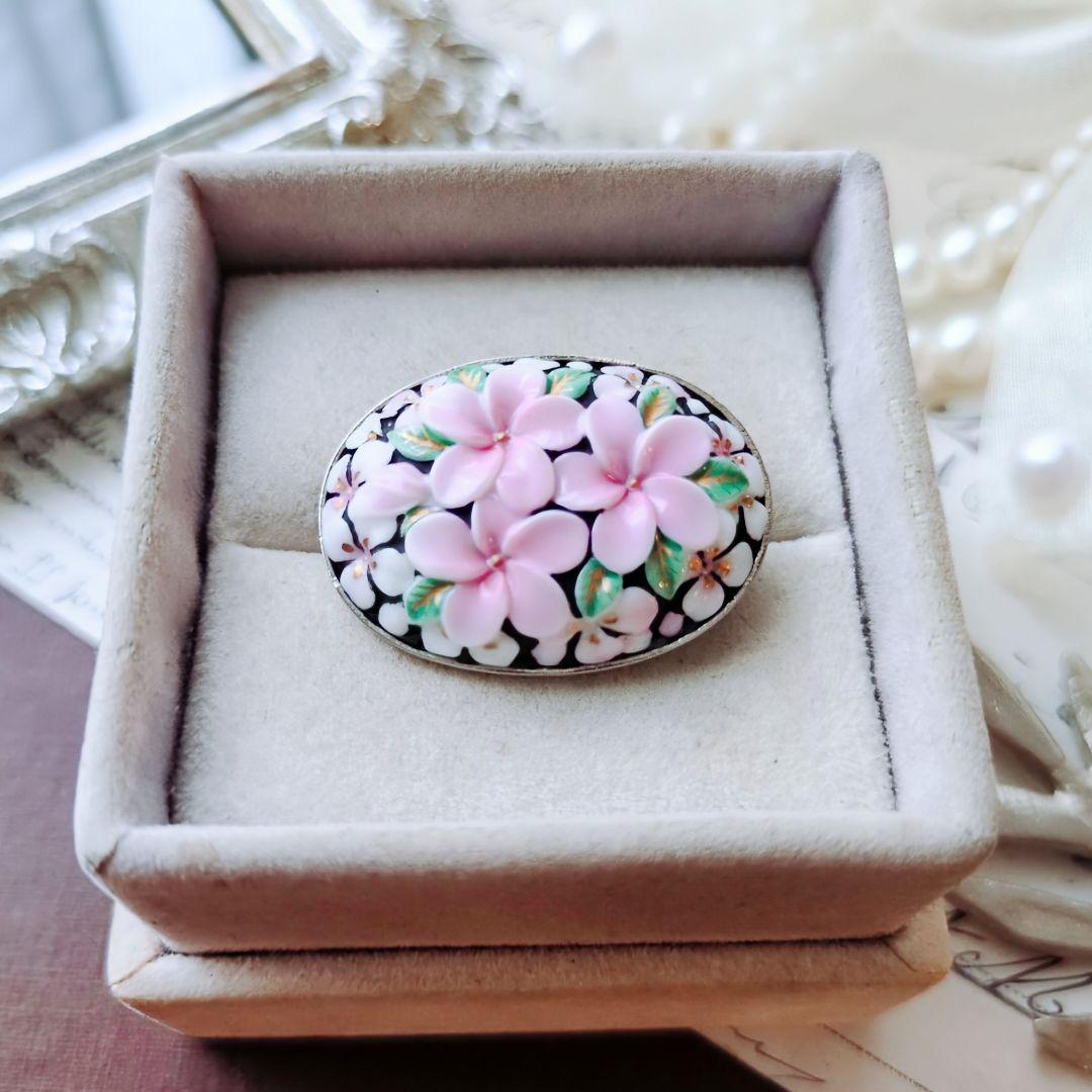 俊兼ジュエリー トシカネ 有田焼 フラワー ブローチ 花模様 TOSHIKANE