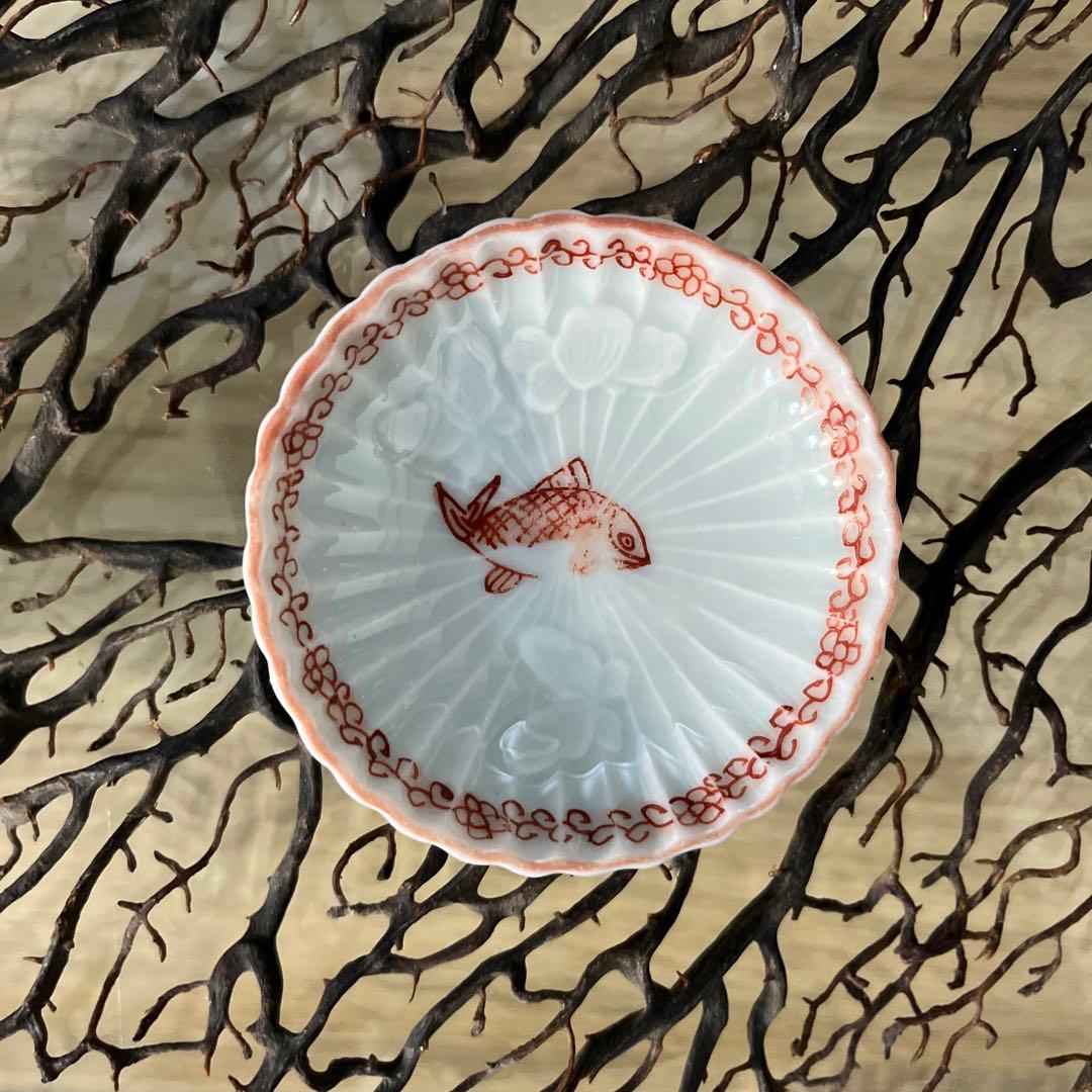 骨董　古伊万里　白磁　希少　菊割　赤絵　花綴り　魚紋　蝶々　陽刻　豆皿　５客