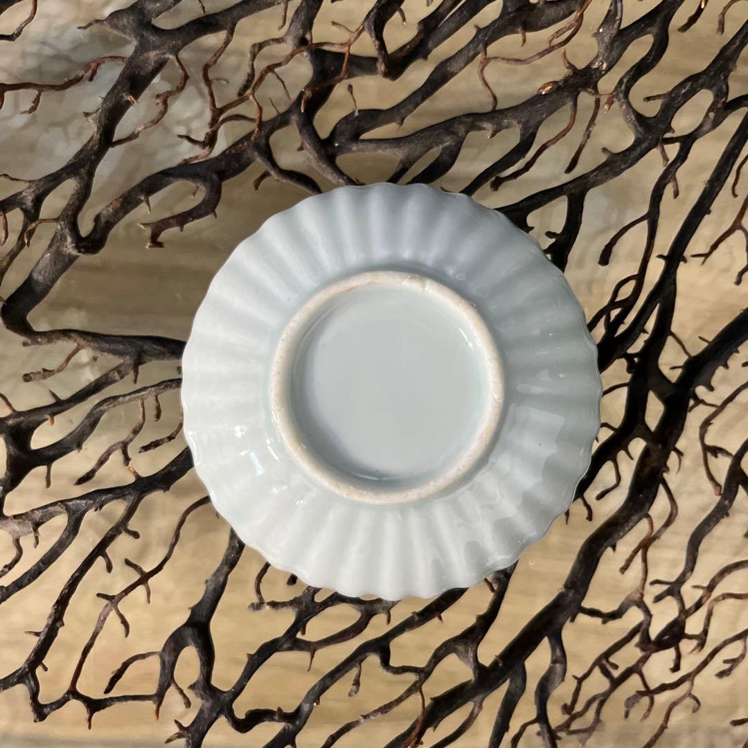 骨董　古伊万里　白磁　希少　菊割　赤絵　花綴り　魚紋　蝶々　陽刻　豆皿　５客