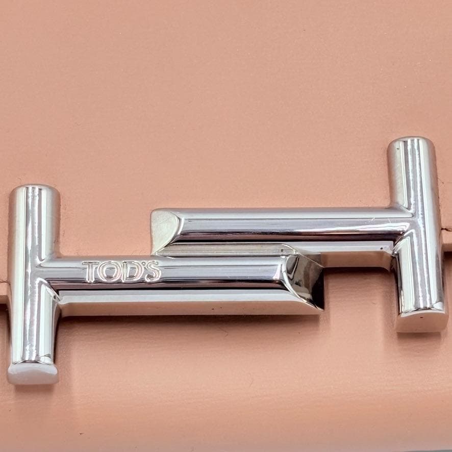 【極美品❣️箱付】TOD'S/二つ折り財布/ピンクベージュ/コンパクト/ダブルT