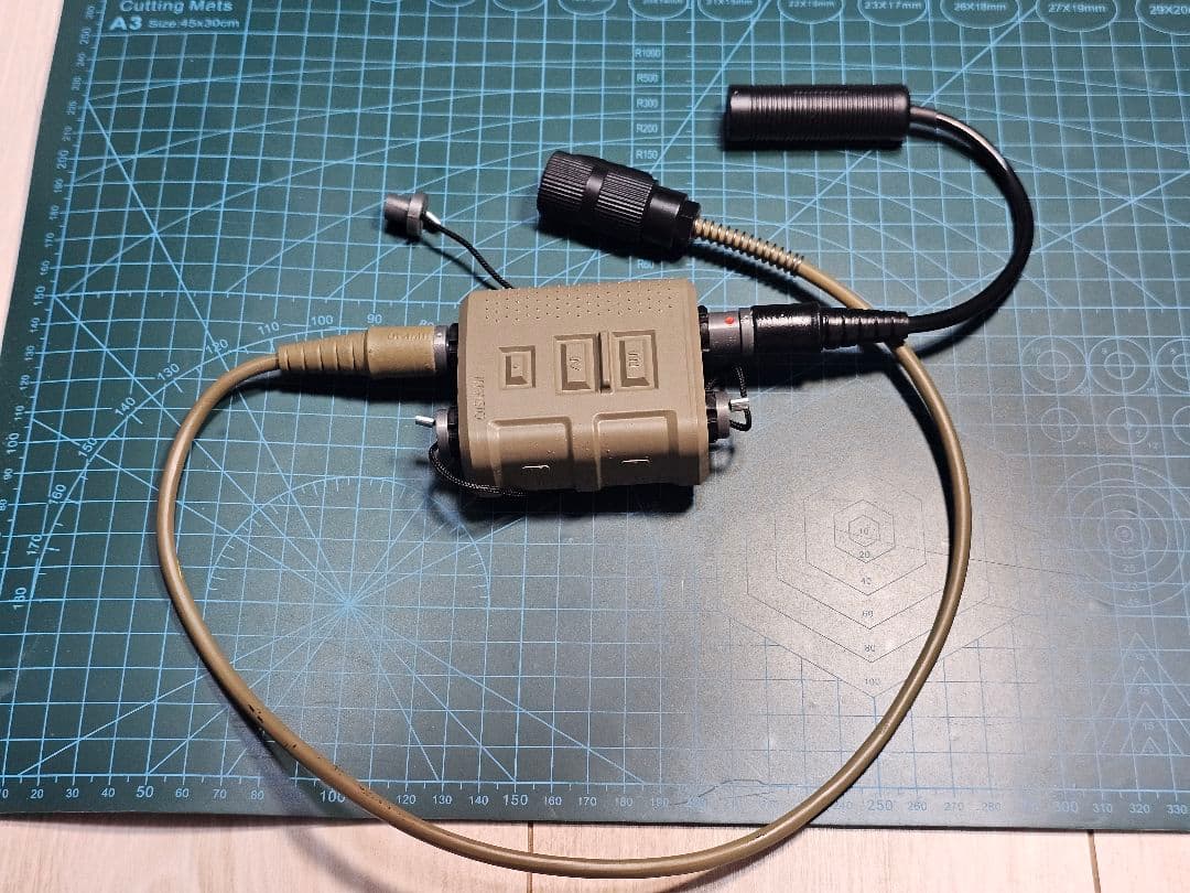 【ラスト1点】INVISIO V60 PTT　ダミーモデル