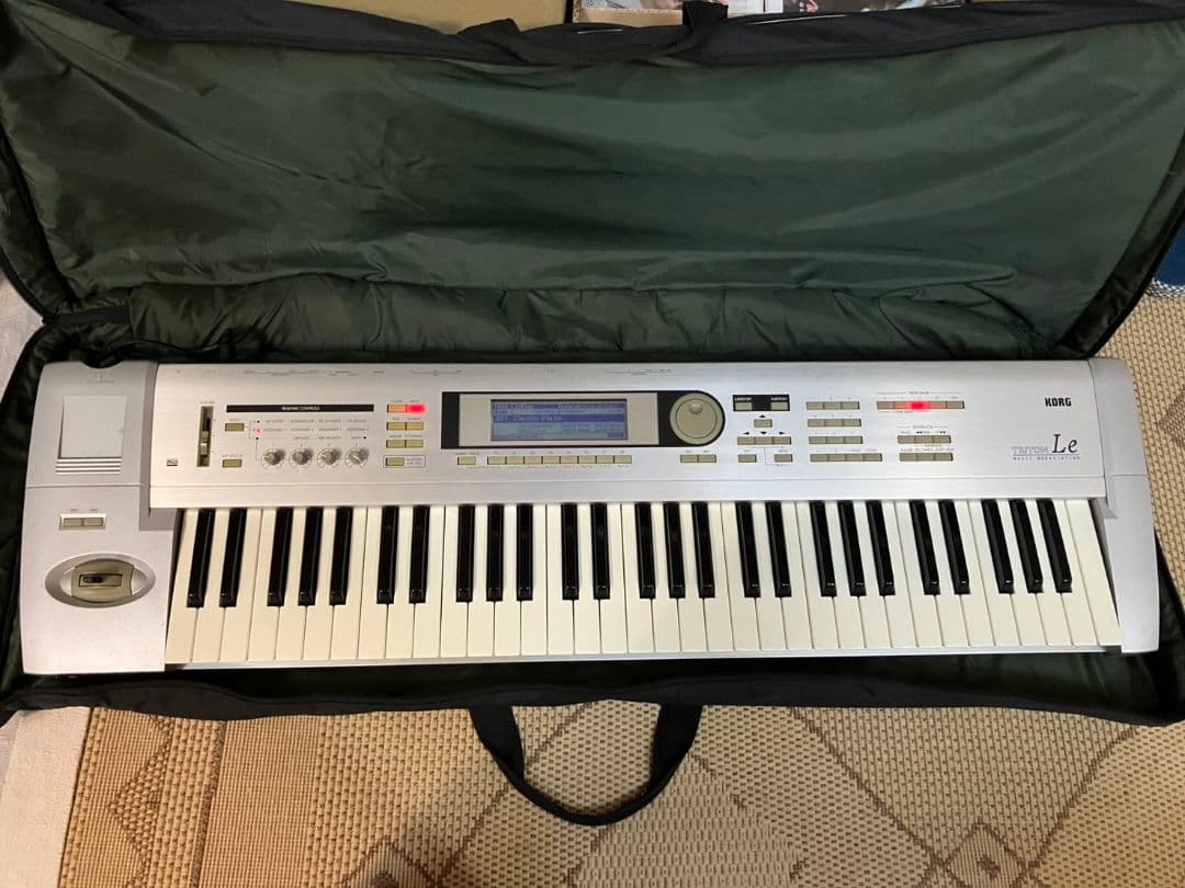 【KORG】キーボード　TRITON Le 61鍵