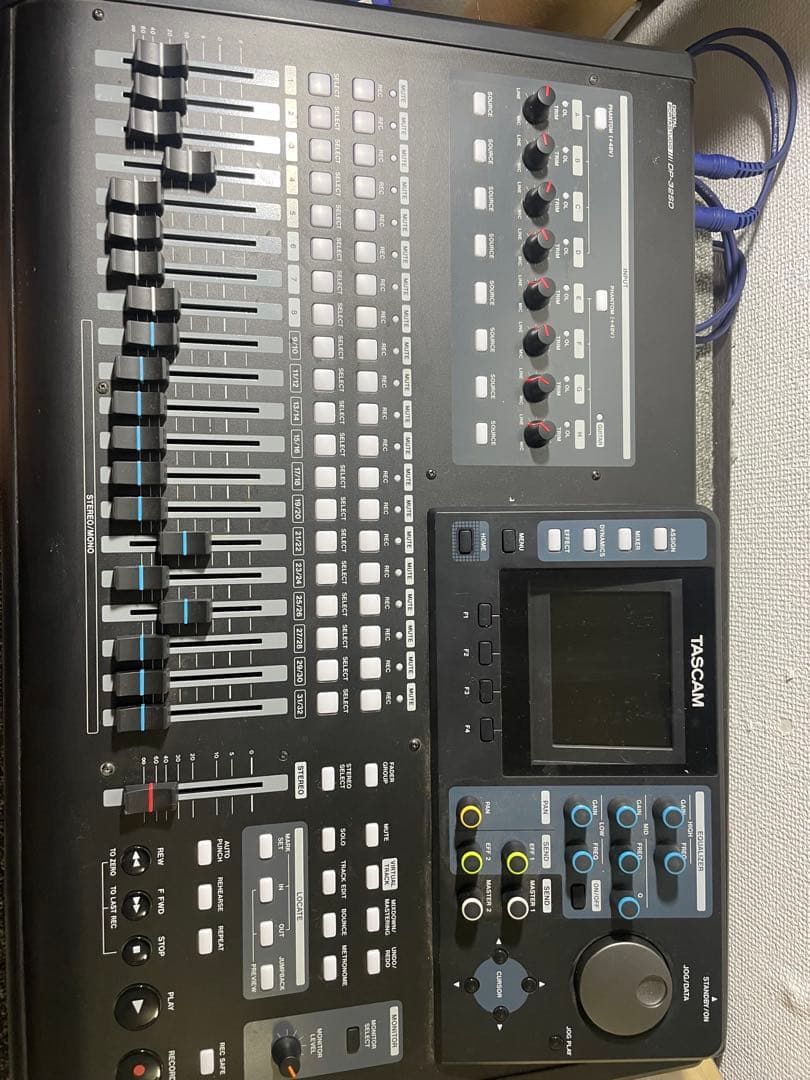 TASCAM DP-32SD マルチトラックレコーダー