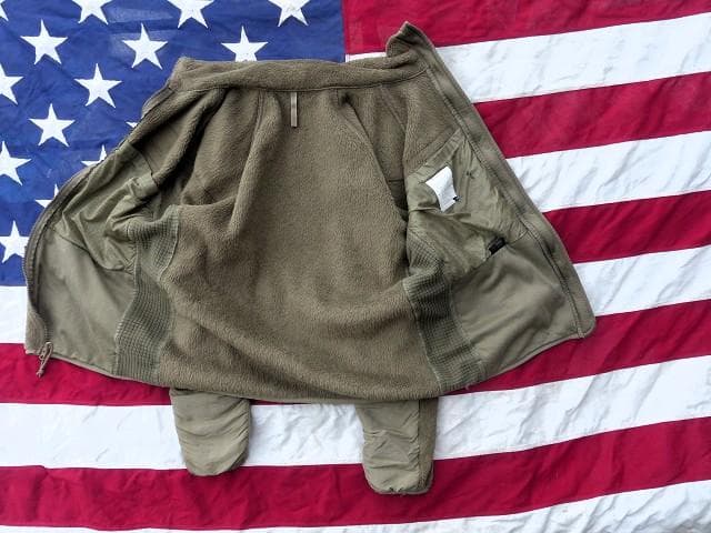 米軍実物　ポーラテックフリースジャケット　S-R　コヨーテ ECWCS　131