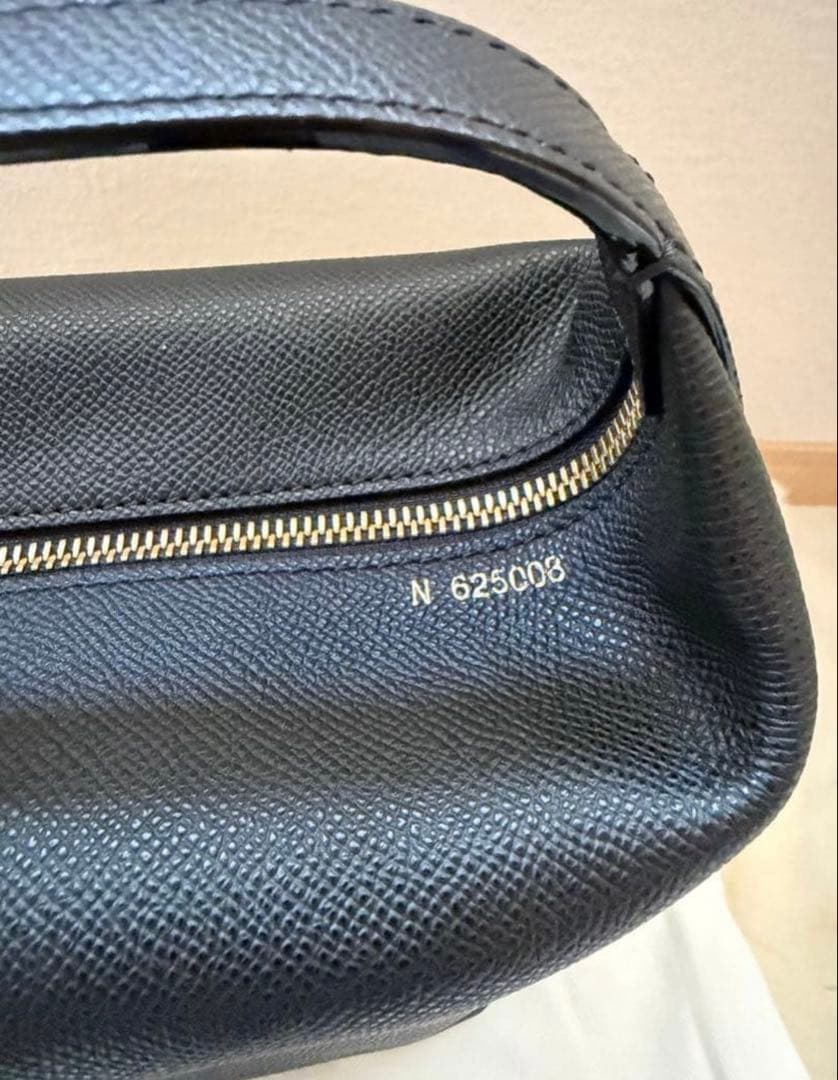 ヴァレクストラ　モチバッグvalextra ショルダーバッグ