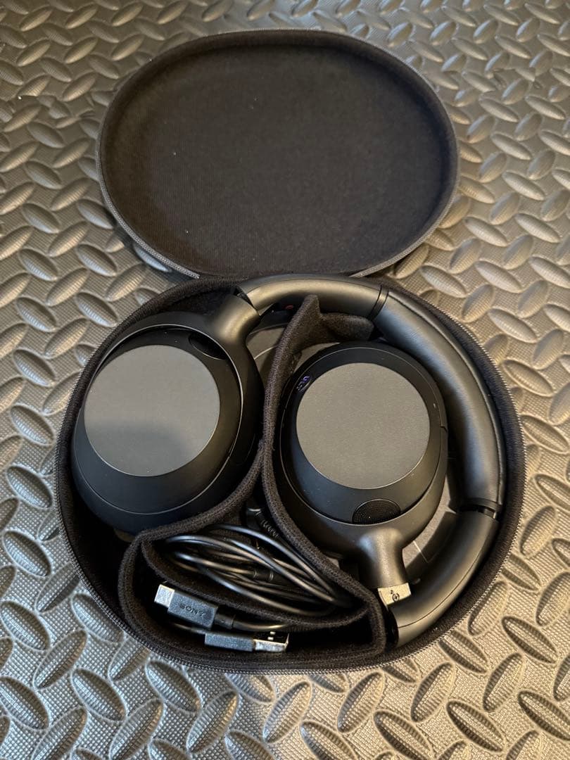 SONY ULTWEAR ワイヤレスヘッドホン　ブラック　WH-ULT900N