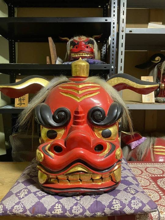 【だーしま】獅子頭　獅子舞　木彫り　桐製　工芸品　漆塗り　金箔