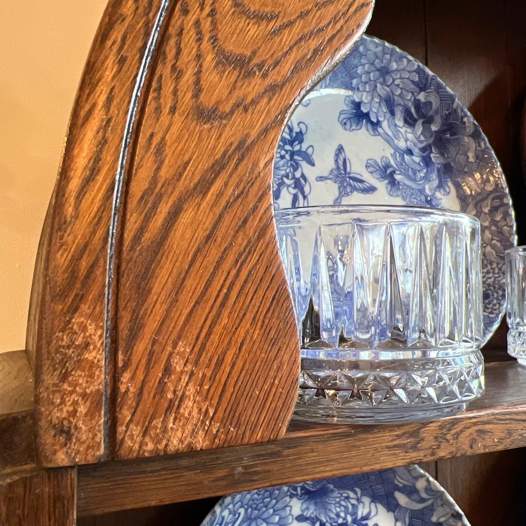 英国アンティーク木製キャビネット オープンシェルフ付き