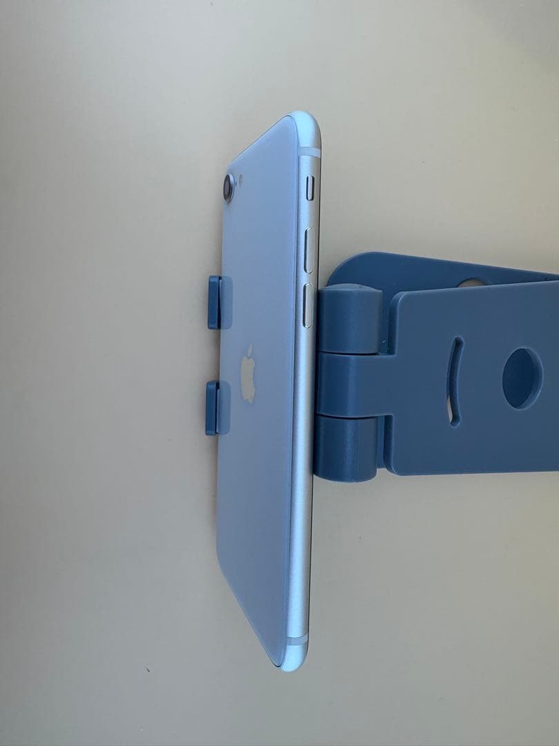 iPhone SE3 64GB スターライトSIMフリーバッテリー92%