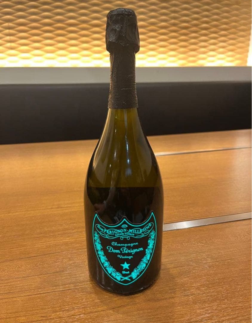 ドン ペリニヨン ルミナス 白 箱なし 正規品 750ml