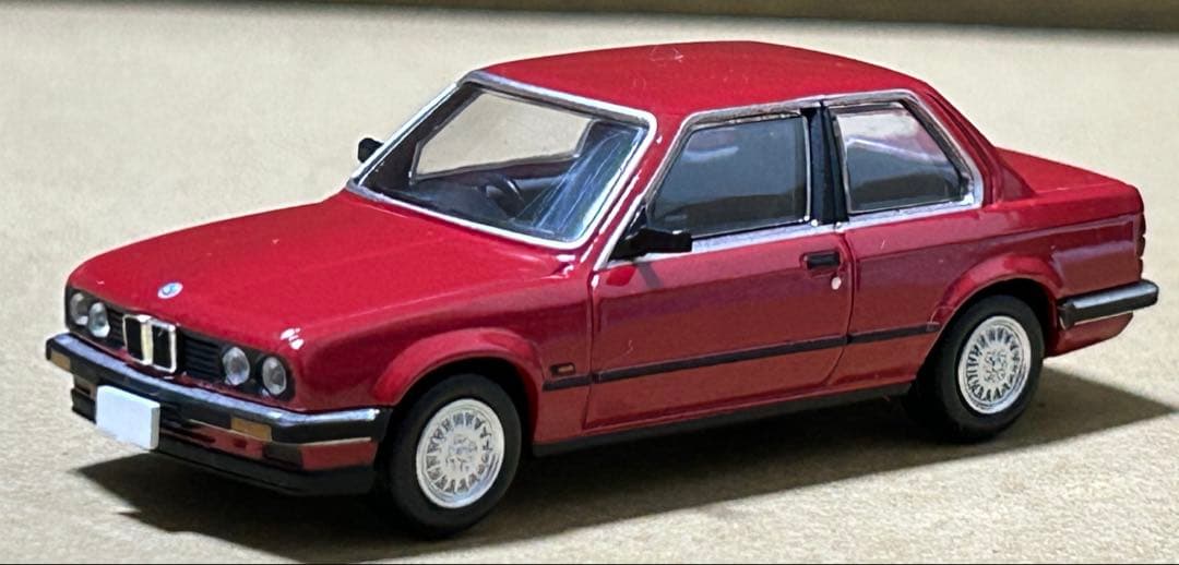 トミカリミテッドヴィンテージネオ BMW 318i 2ドア