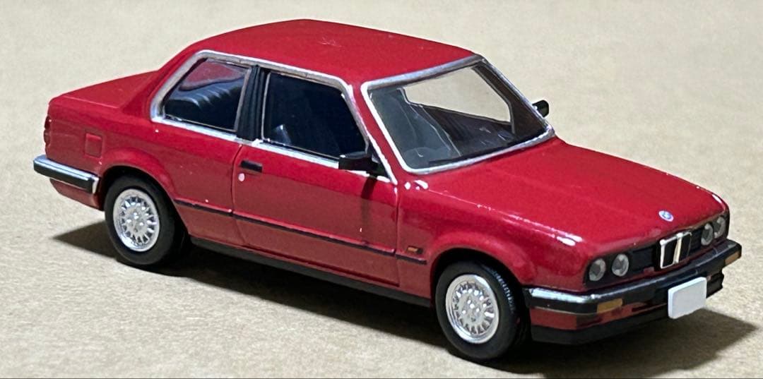 トミカリミテッドヴィンテージネオ BMW 318i 2ドア