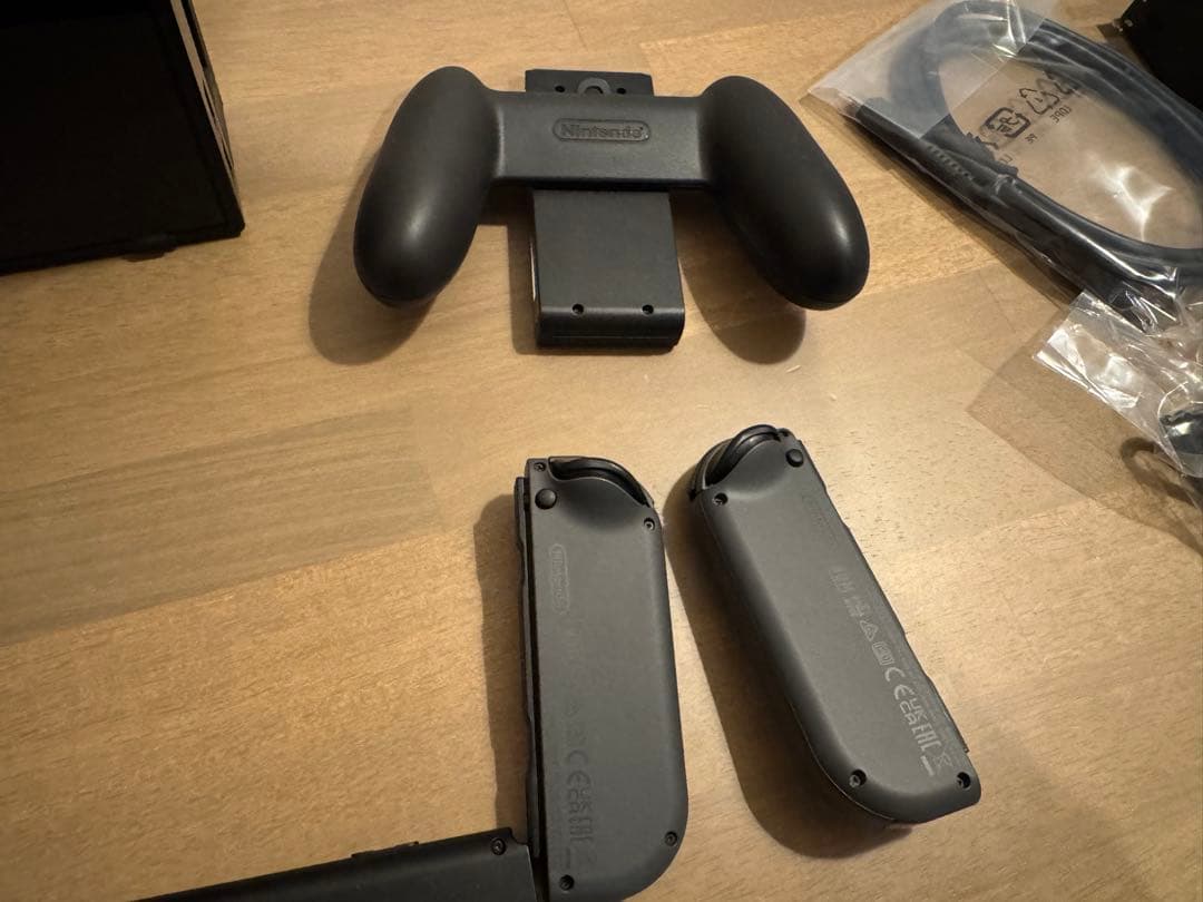 Nintendo Switch 2024年12月購入 グレー