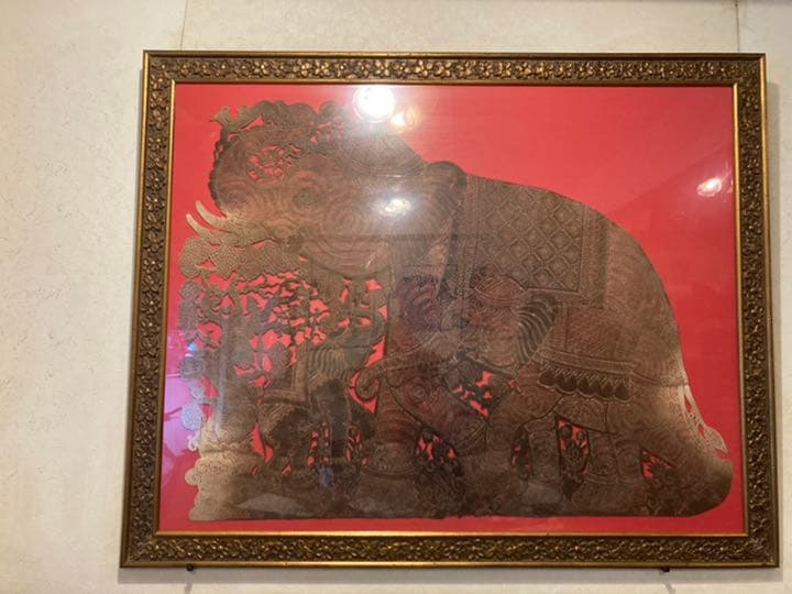 象皮でできた象のタペストリー(額縁付き)