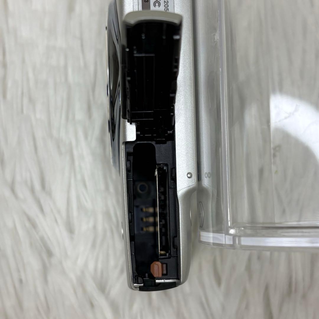 美品　Canon カメラ　IXY 140 PC2054 シルバー　コンデジ　可動