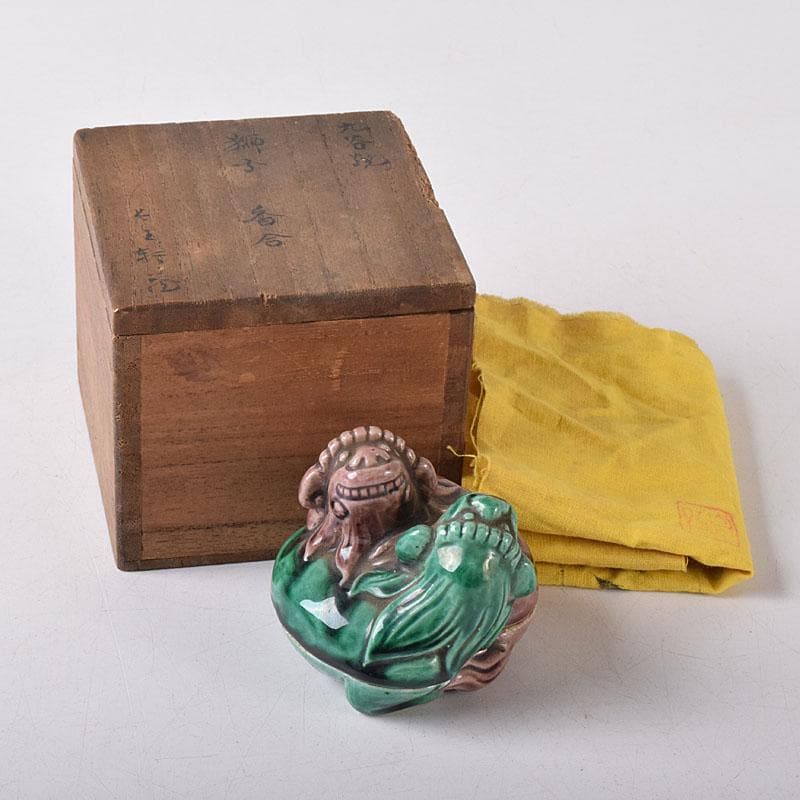 茶道具　九谷焼　九谷岩花造　色絵　獅子　香合　共布　共箱　V　R8226