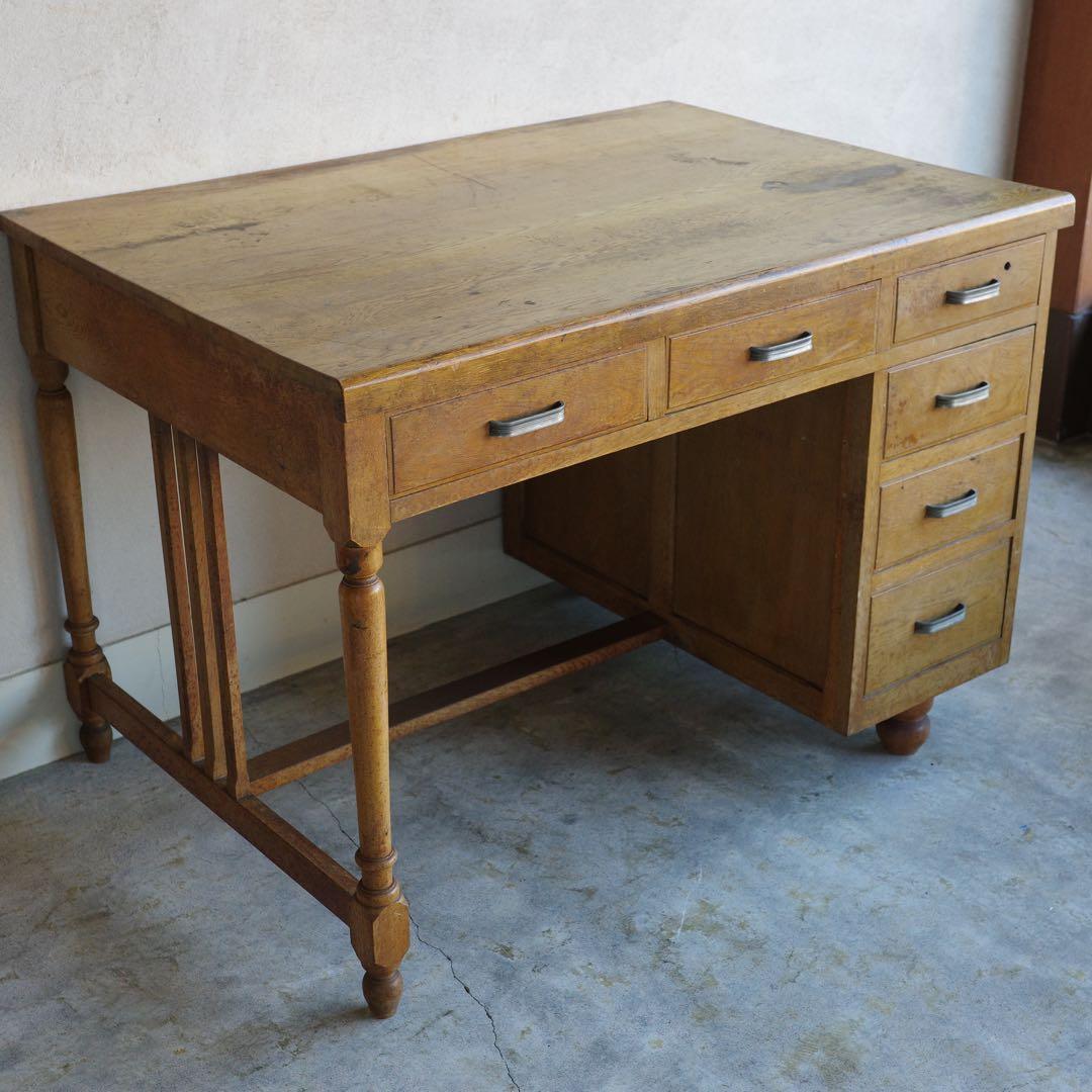 デスク　古いレトロな机　作業台