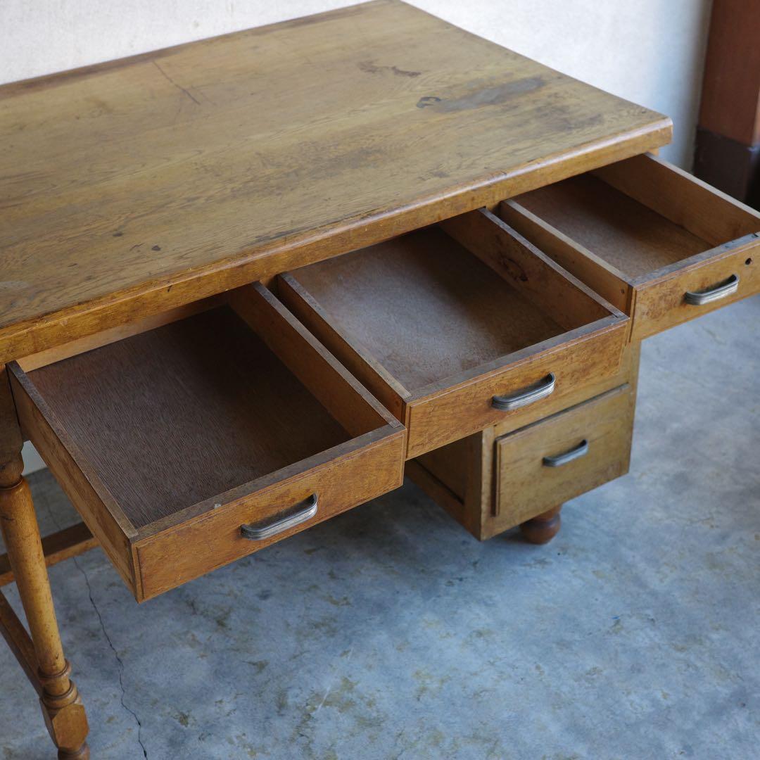 デスク　古いレトロな机　作業台