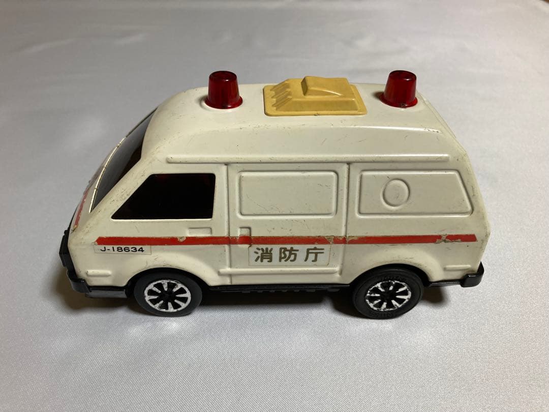 【まとめ売り4点】ブリキ　TONKA 救急車　ヘリ　汽車　イチコー　電車