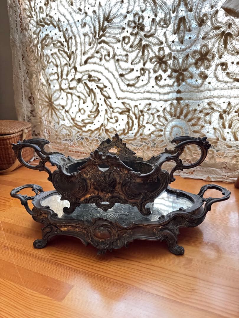 アンティーク ジャルディニエールとミラートレイのセット