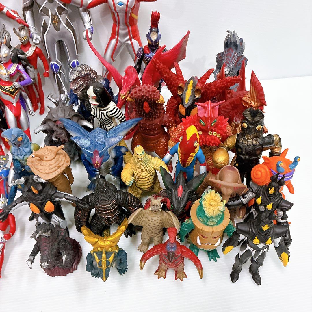 ウルトラマン ソフビ まとめ売り 89体 怪獣あり 大量 対戦セット