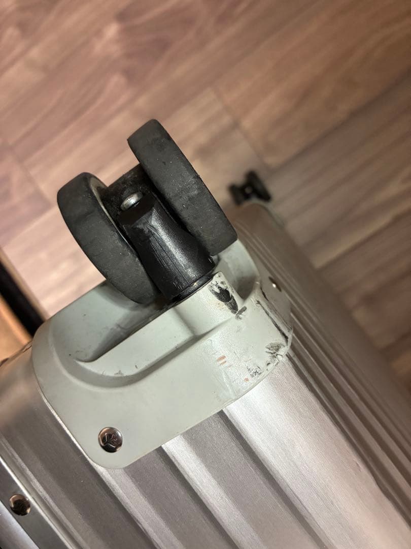 リモワ　クラシックフライト974.70 78ℓキャリーケース TSAロック付き