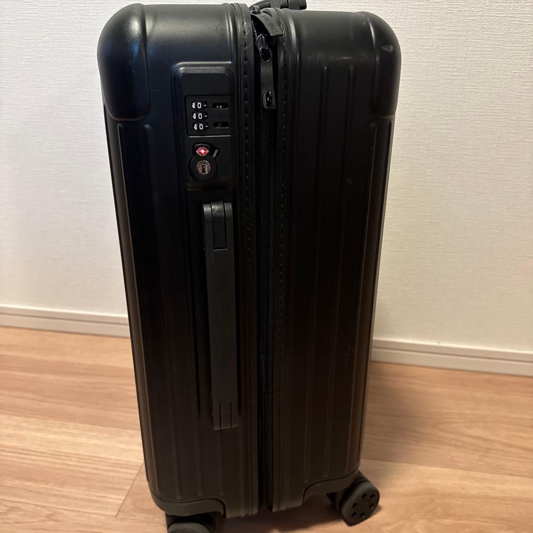 リモワ エッセンシャルキャビン マットブラック 36L