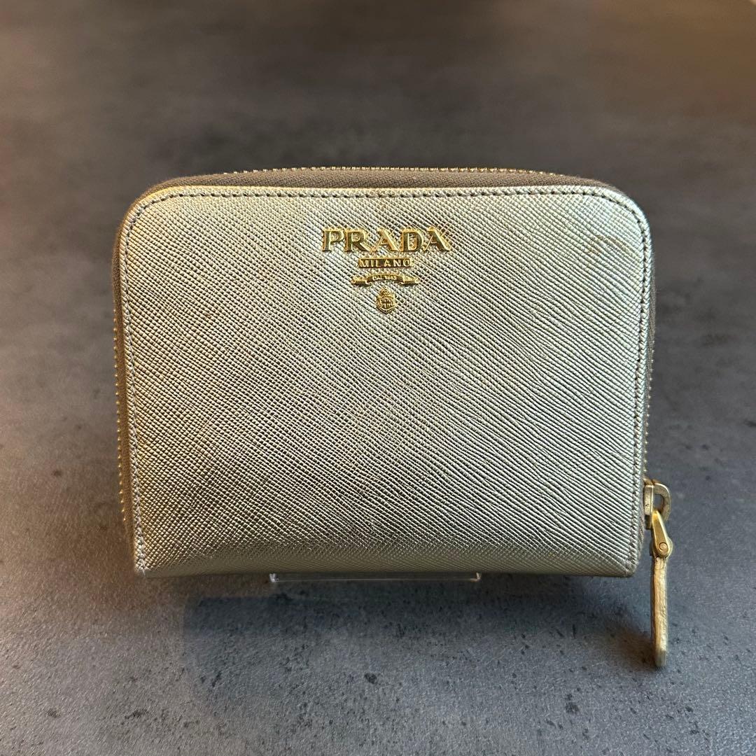 PRADA サフィアーノレザー ゴールド 二つ折財布　コンパクトウォレット