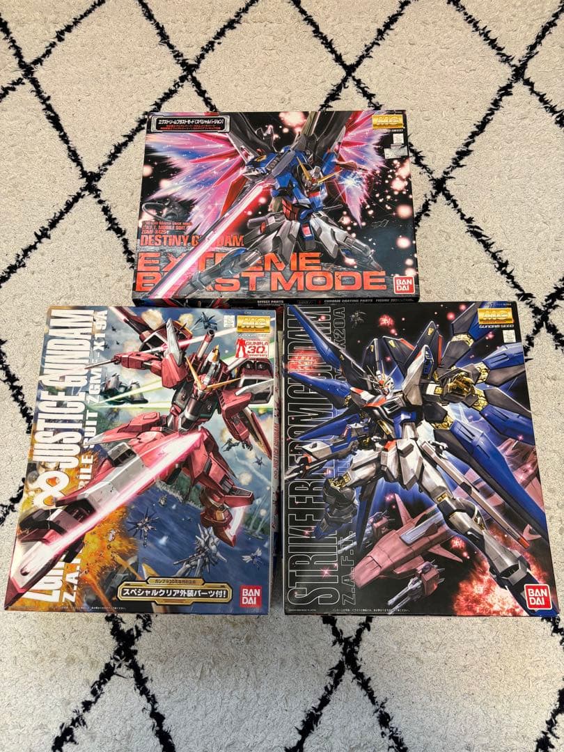 ストライクフリーダム、インフィニットジャスティス、ディスティニーガンダム　セット