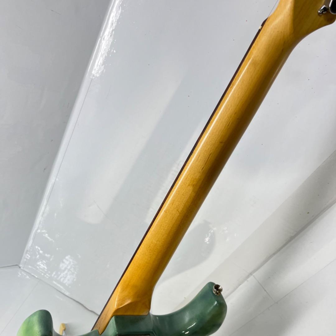 Vintage 　ストラトキャスタータイプ 　カモ感グリーン