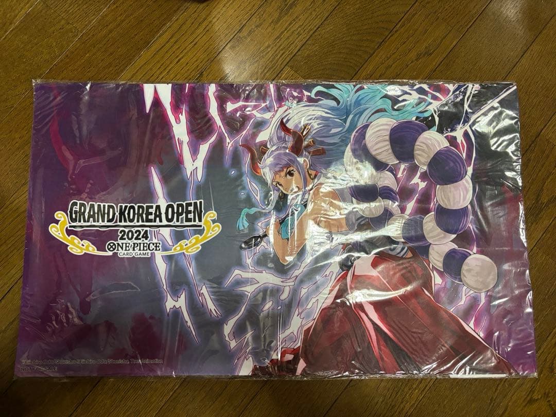 【新品未使用】ワンピースカード　ヤマト 希少　韓国限定 プレイマット